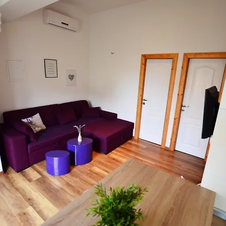 Kucica Apartment *